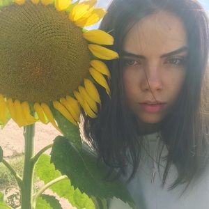 Meet your Posher, Clarissa